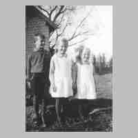 090-0089 Damerau ca. 1938 - Kurt, Hannelore und Gisela Doehring.JPG